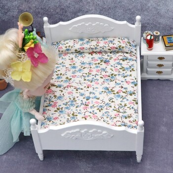 1/12 Dollhouse Miniature Bed Dollhouse Furniture Toy Lovely Double Bed