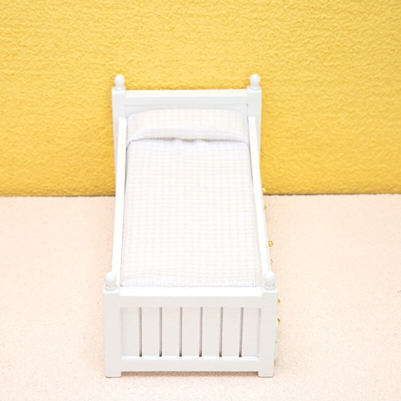 1:12 Babaház miniatűr ágy fehér európai egyszemélyes ágy fiókkal Hálószobabútor Modell dekoráció Játék babaház kiegészítők