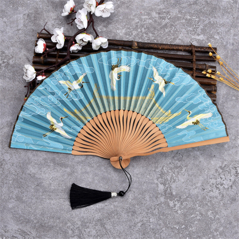 Kézi legyeződaru nyomat bojtokkal Kínai stílusú Vintage kézi legyező összecsukható legyezők tánc esküvői parti festés lakberendezés