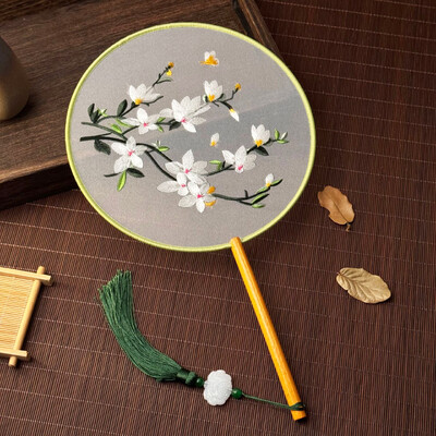 Китайски стил бродерия Tuanfan Hanfu Двустранно антично танцово ветрило Женско Cheongsam Catwalk Пискюл Кръгла ветрило с дълга дръжка