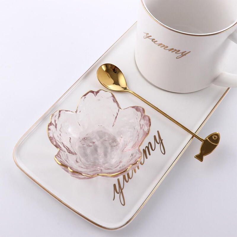 Mici flori de cireș Vasă de sticlă cu incrustație de aur Farfurii de specialitate Sala de fructe Veselă de masă Bol cu sos Articole de bucătărie Farfurie de condimente