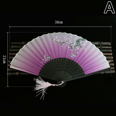 1db Ősi szilvavirág selyem összecsukható legyező kínai stílusú Hanfu díszített kézi legyezők Kézműves ajándék Elegáns faragott bambusz tánclegyező