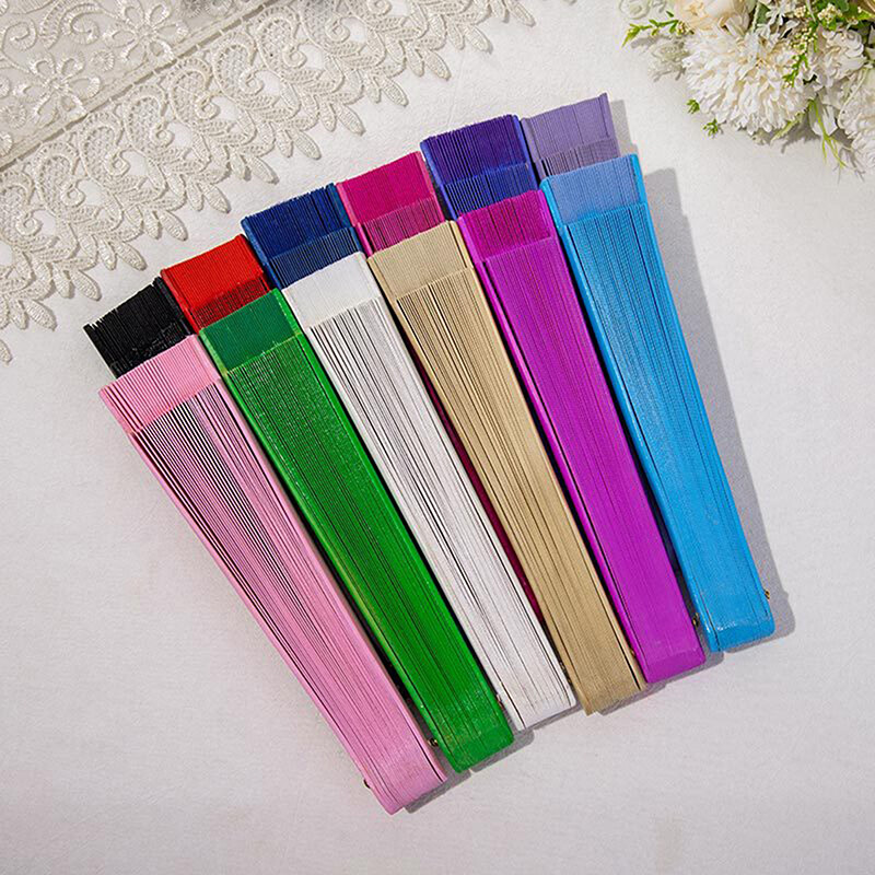 1 db Vintage kínai stílusú kézi összecsukható ventilátor Tiszta színű fa legyező táncelőadás Egyedi kellékek Esküvői parti dekoráció Kézművesség