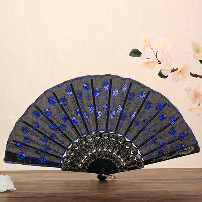 1 бр. Ретро бродерия с пайети Сгъваем вентилатор Блестящ дизайн на паунова опашка Ръчен вентилатор Декоративни занаяти Сценична игра Изпълнения Танцов вентилатор