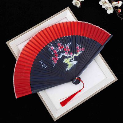 2024 Vintage čínsky štýl Ručný skladací ventilátor Čisté farby Tanečná svadobná dekorácia Elegantné drevené domáce párty rekvizity Vlastné predstavenie