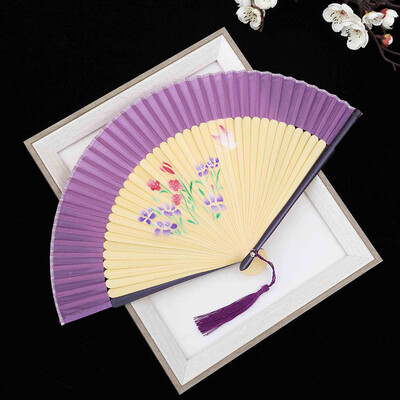 2024 Vintage čínsky štýl Ručný skladací ventilátor Čisté farby Tanečná svadobná dekorácia Elegantné drevené domáce párty rekvizity Vlastné predstavenie