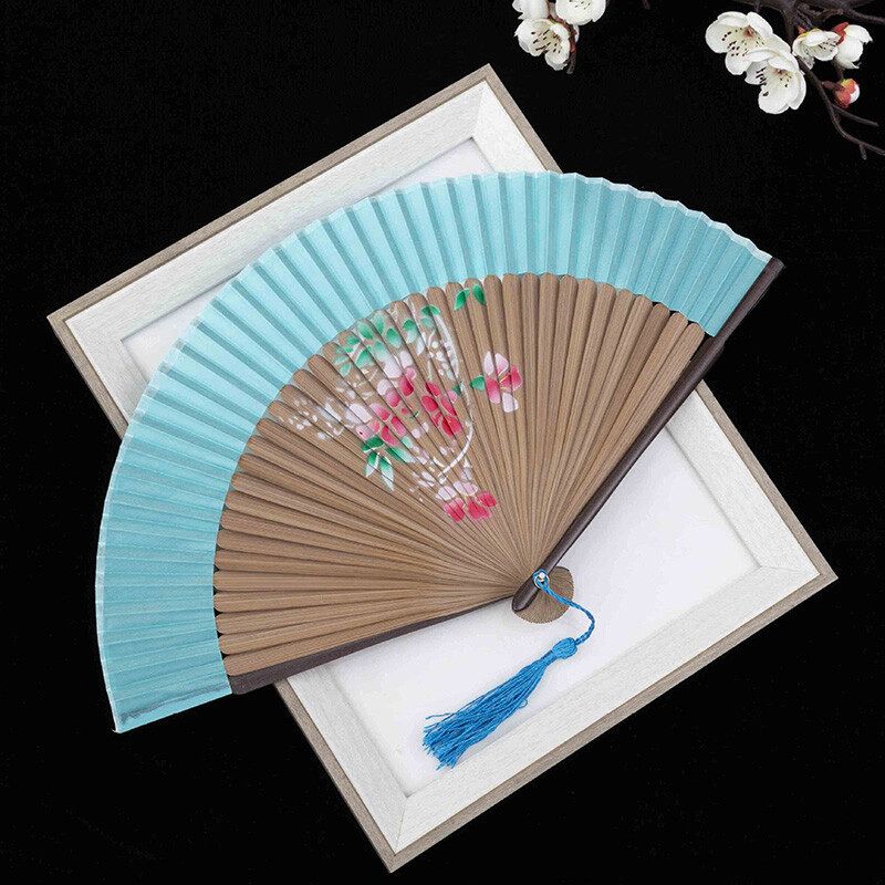 2024 Vintage čínsky štýl Ručný skladací ventilátor Čisté farby Tanečná svadobná dekorácia Elegantné drevené domáce párty rekvizity Vlastné predstavenie