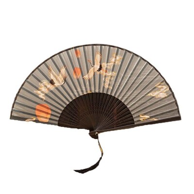 Ručný skladací ventilátor Krásny skladací letný ručný ventilátor so strapcami z hodvábnej látky so strapcami na tanec