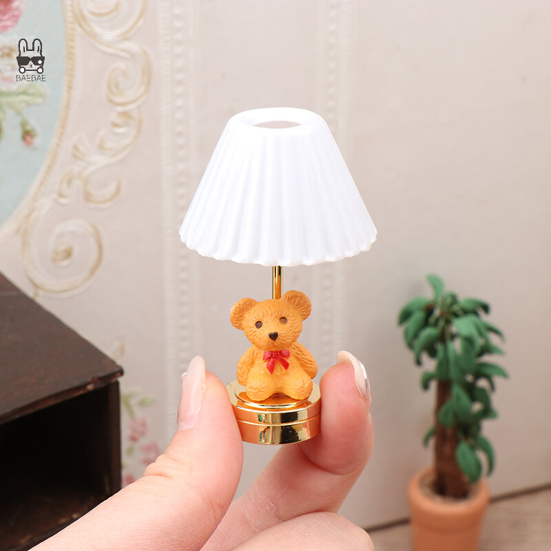 1:12 Dollhouse Miniatúrne LED Svetlo Roztomilý Medvedík Stolová Lampa Domáce Osvetlenie Model Nábytok Dekor Hračka Domček pre bábiky Príslušenstvo