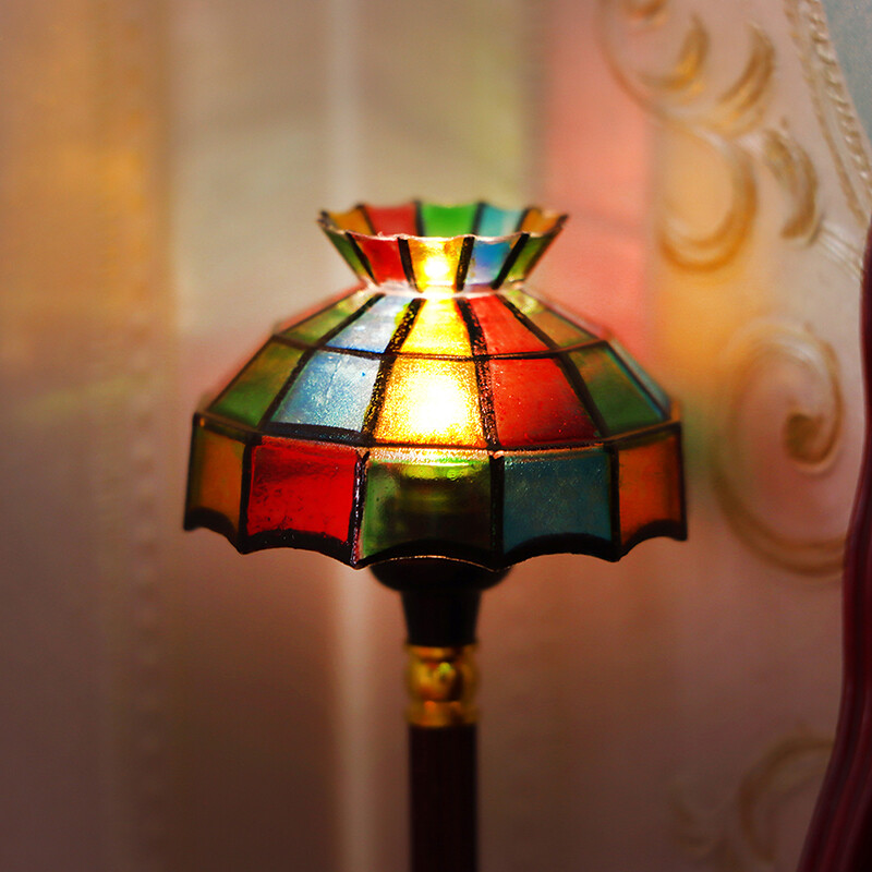 Miniatúrna lampa pre domček pre bábiky 1:12, farebná LED lampa, stojaca lampa, stolová lampa, model s vypínačom, dekoračná hračka pre domácnosť