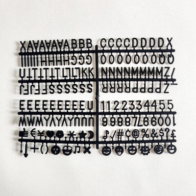 Baltas ir juodas plastikinis laiškas, skirtas laiškams