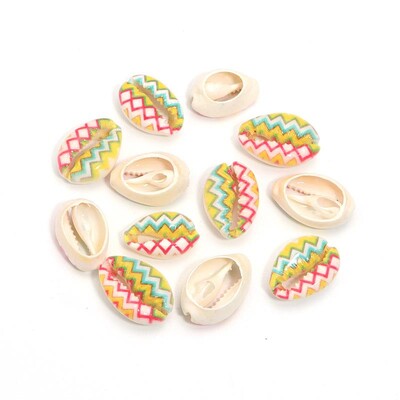 10-50 vnt Mišriomis spalvomis dažytų natūralių jūros kriauklių kriauklyčių karoliukai, skirti smėlio paplūdimio papuošalams gaminti „pasidaryk pats“ karolių apyrankių priedai