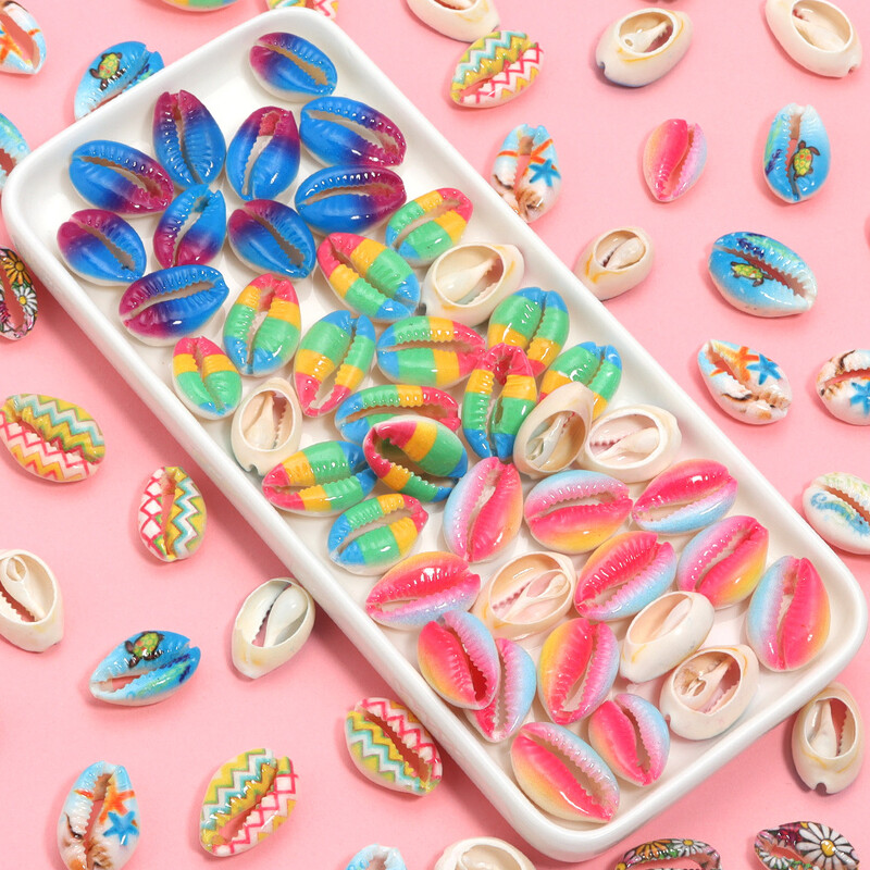 10-50 vnt Mišriomis spalvomis dažytų natūralių jūros kriauklių kriauklyčių karoliukai, skirti smėlio paplūdimio papuošalams gaminti „pasidaryk pats“ karolių apyrankių priedai