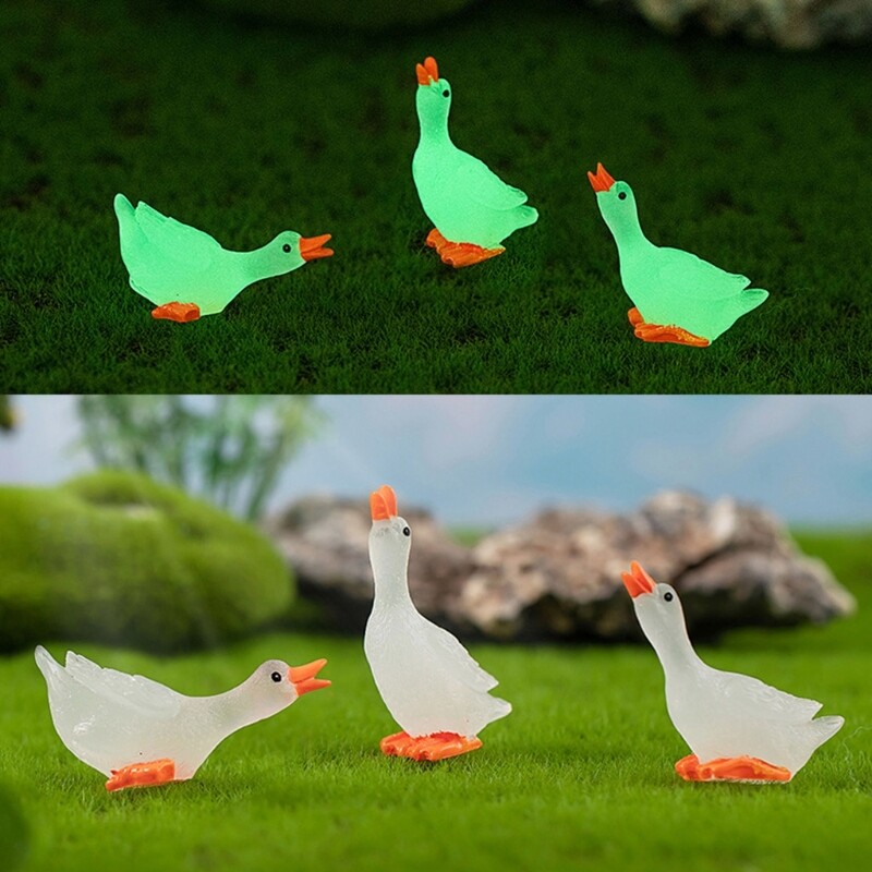 3 ks miniatúrne živicové figúrky bielych husí, mini sošky zvierat zo živice, ozdoby na dekoráciu domácej záhrady a trávnika.