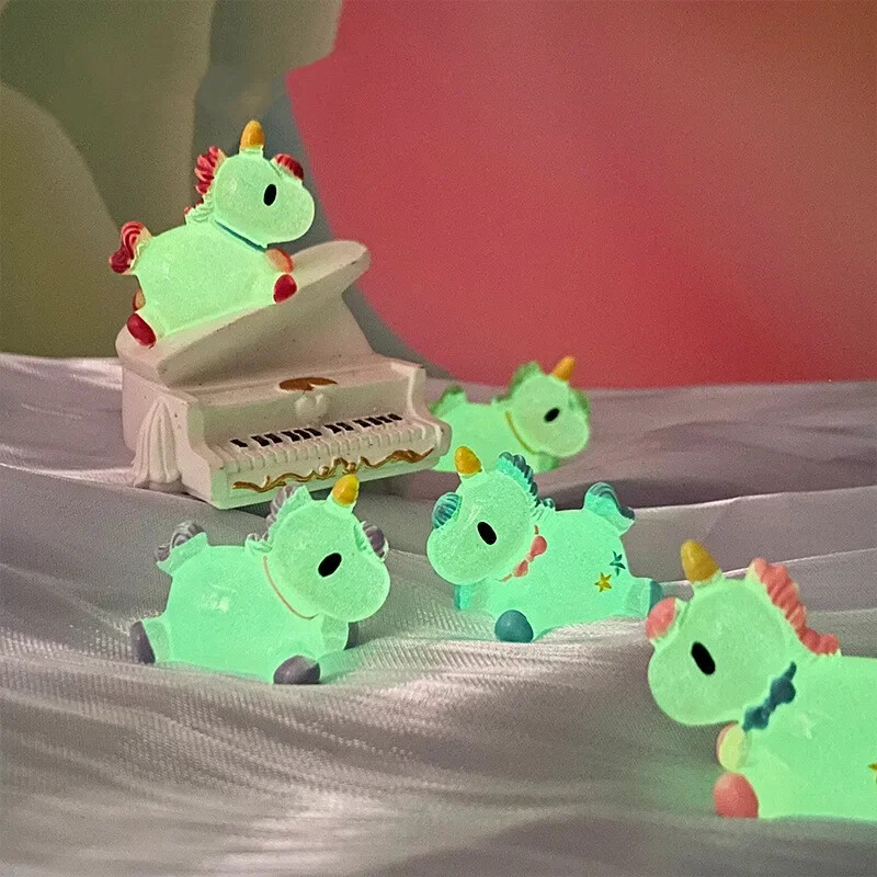 10 τμχ Mini Cartoon Unicorn Glow At Dark Miniatures Figurines Unicorns Kawaii Home Decor Φωτεινή Νεράιδα Αξεσουάρ κήπου