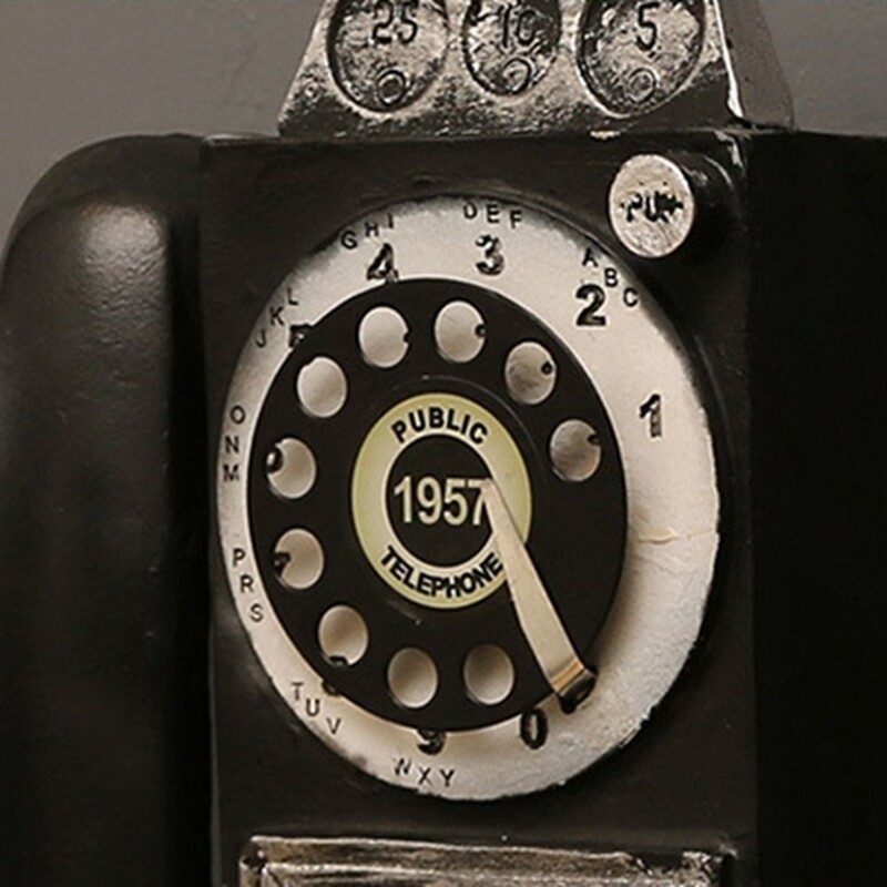 Senovinis telefono modelis Ant sienos tvirtinama dervos kabina telefono figūrėlė, besisukanti senovinė telefono puošmena fotografijos rekvizitai