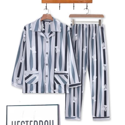 Set de pijamale pentru bărbați Feel de ultimă generație. Îmbrăcăminte de casă ocazională, îmbrăcăminte de exterior, sezonul de primăvară, vară, lapte, mătase