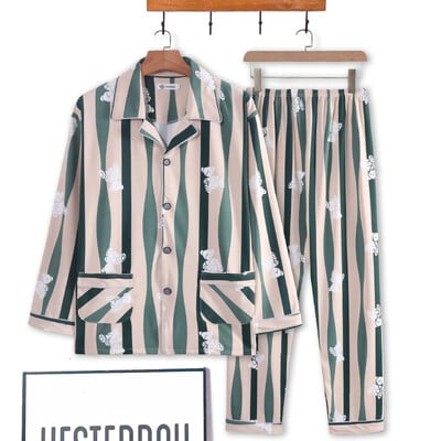 Set de pijamale pentru bărbați Feel de ultimă generație. Îmbrăcăminte de casă ocazională, îmbrăcăminte de exterior, sezonul de primăvară, vară, lapte, mătase