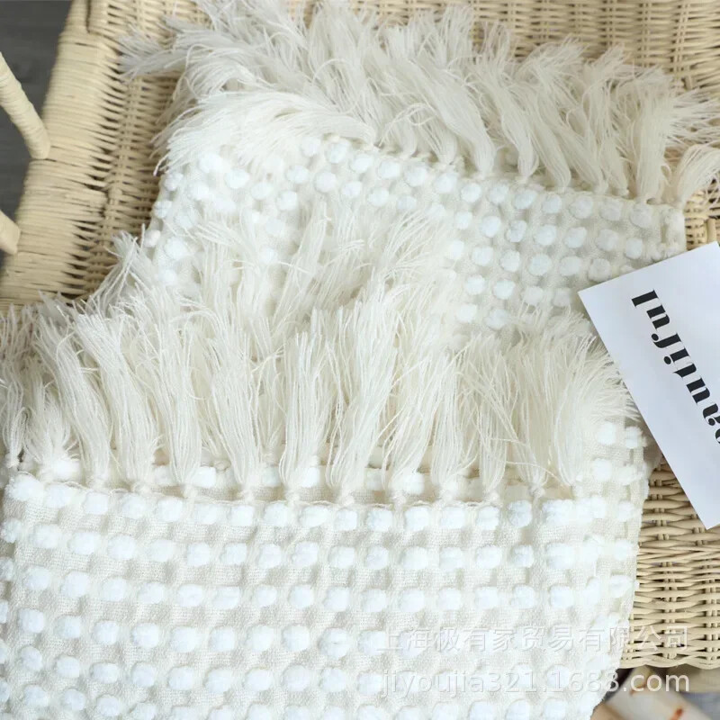 Nordic White Casual Blankets Throws Mäkké pohodlné pletené šály na pohovku, deka, obliečky na koniec postele, cestovné, hotelové, dekoratívne prehozy