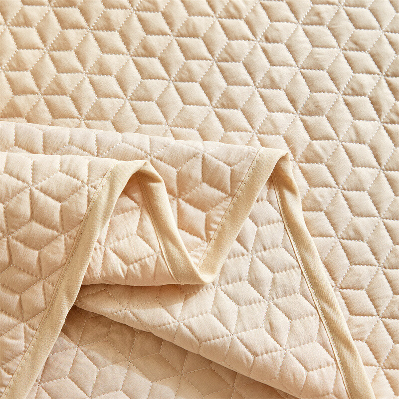 3vnt rinkinys Vienspalvis ultragarsinis dygsniuotas paklodė, minkšta kvėpuojanti antklodė 1vnt lovatiesė + 2vnt pagalvės užvalkalas