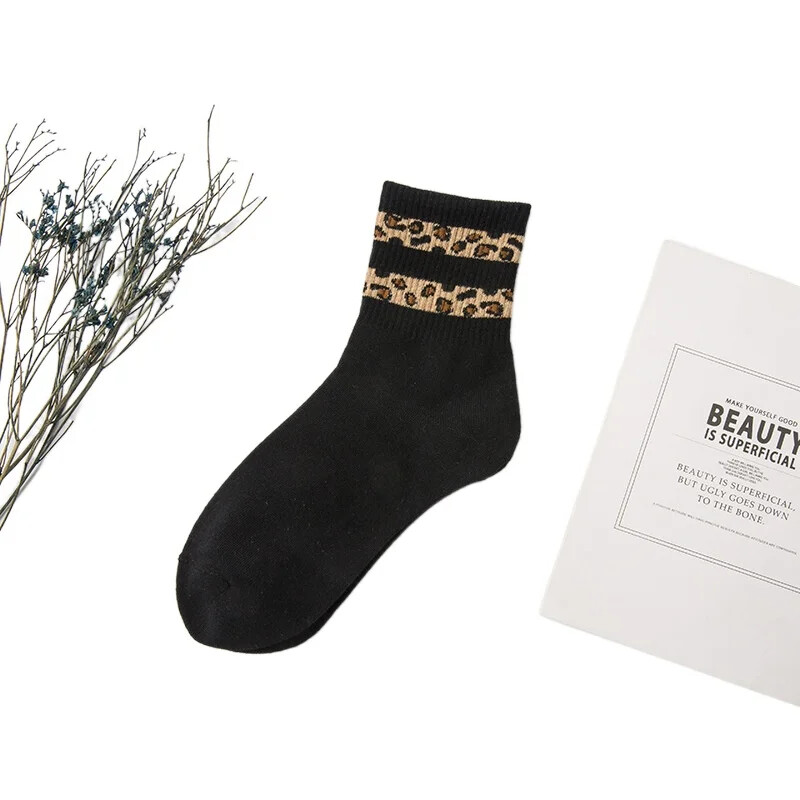 Γυναικείες κάλτσες με στίγματα λεοπάρ γυναικείες κάλτσες Μόδα Κάλτσες μεσαίου σωλήνα για κορίτσια Καινοτομία με ζωικό μοτίβο Ιαπωνικό στυλ Autuma Άνοιξη Καλοκαίρι