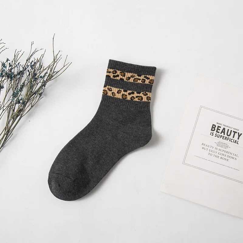 Γυναικείες κάλτσες με στίγματα λεοπάρ γυναικείες κάλτσες Μόδα Κάλτσες μεσαίου σωλήνα για κορίτσια Καινοτομία με ζωικό μοτίβο Ιαπωνικό στυλ Autuma Άνοιξη Καλοκαίρι