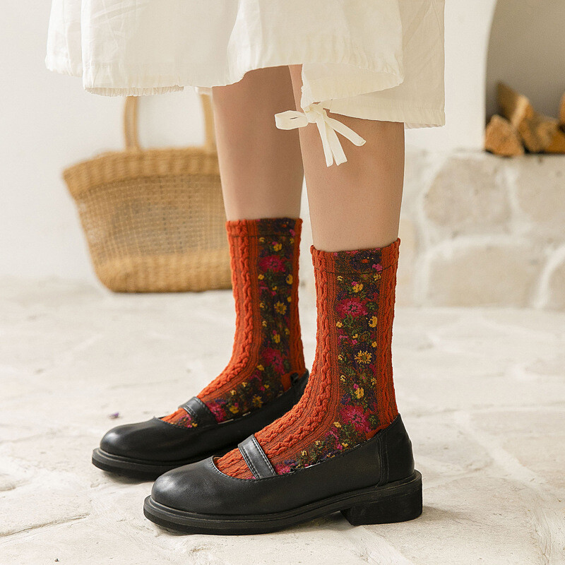 5 pár női zokni Virágos tiszta pamut virág hímzés közepes csöves zokni Aranyos divat Retro College Lovely Kawaii zokni