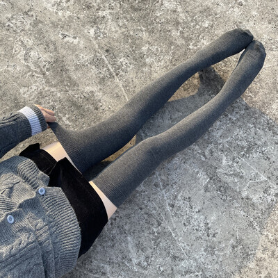 Čarape Ženske jesenske i zimske debele pletene jednobojne čarape visoke bedra Kovrčave crne bijele čarape za žene iznad koljena održavaju toplinu