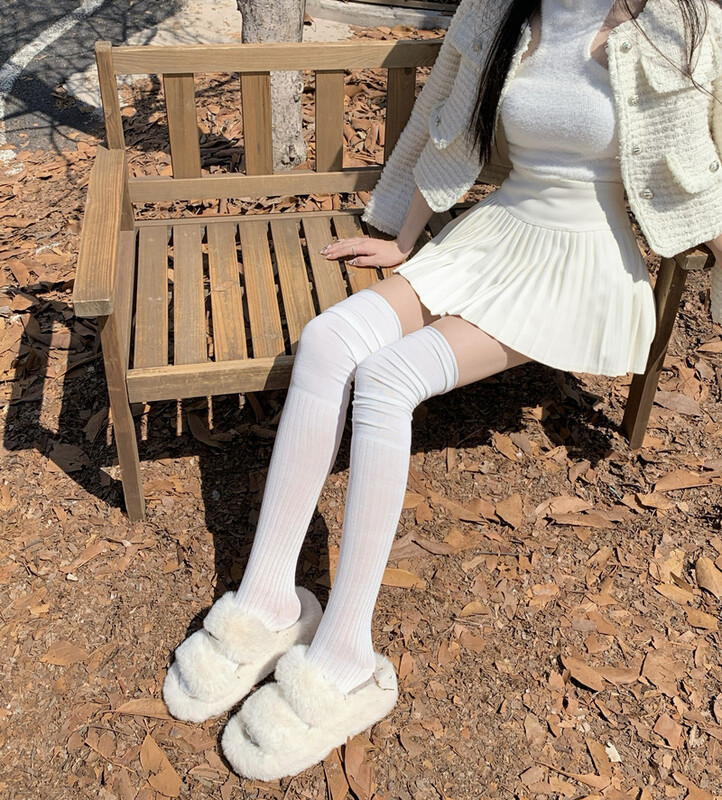 Čarape Ženske jesenske i zimske debele pletene jednobojne čarape visoke bedra Kovrčave crne bijele čarape za žene iznad koljena održavaju toplinu