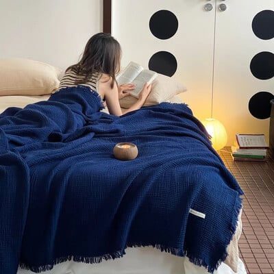 A klasės Merade pavasario ir vasaros keturių sluoksnių raukšlių siūlų kutų antklodė kūdikių apkabinimo antklodė