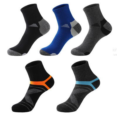 5 pari/lot Visokokvalitetne pamučne nove jesenske muške čarape za trčanje Zimske ležerne prozračne aktivne čarape Prugaste sportske čarape 38-45 EUR