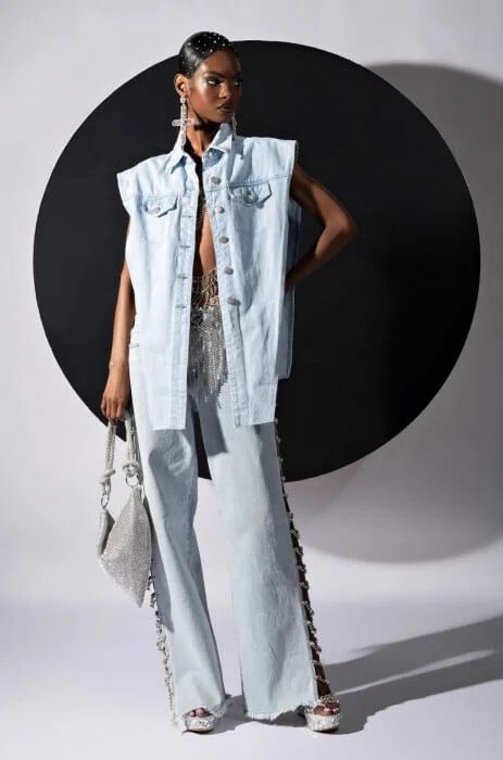 Blugi rupți cu talie înaltă pentru femei Pantaloni subțiri cu fante laterale de vară Blugi lungi din denim pentru femei cu lanțuri de găurit Blugi drepti cu picioare largi