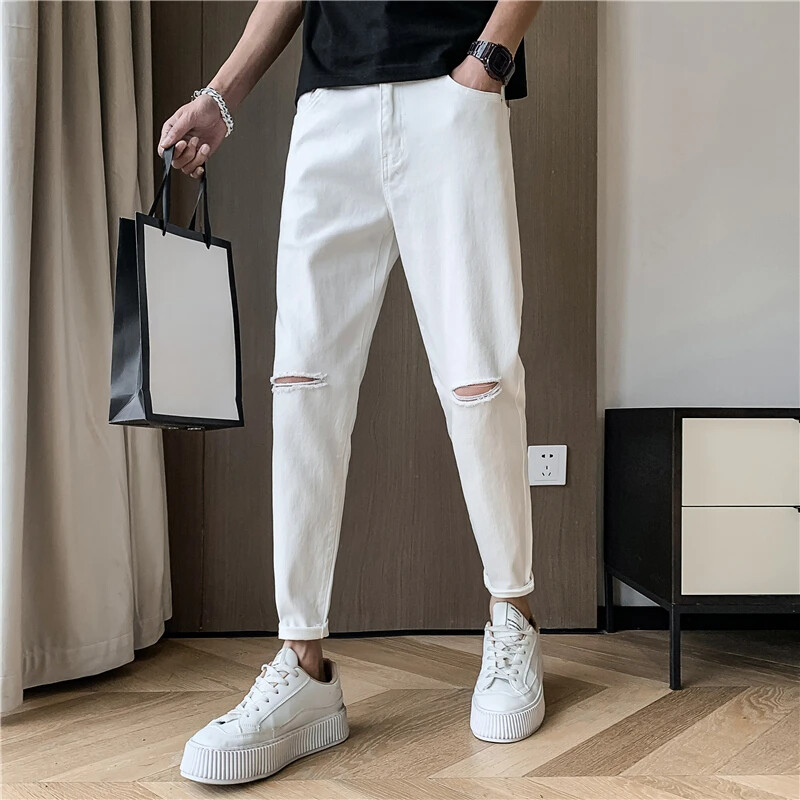 2024 m. pavasario nauji vyriški džinsai iki kelių plėšyti Vyriški tiesūs, ploni, mažų pėdų džinsiniai kelnės Gatvės drabužiai, tamprios laisvalaikio kelnės