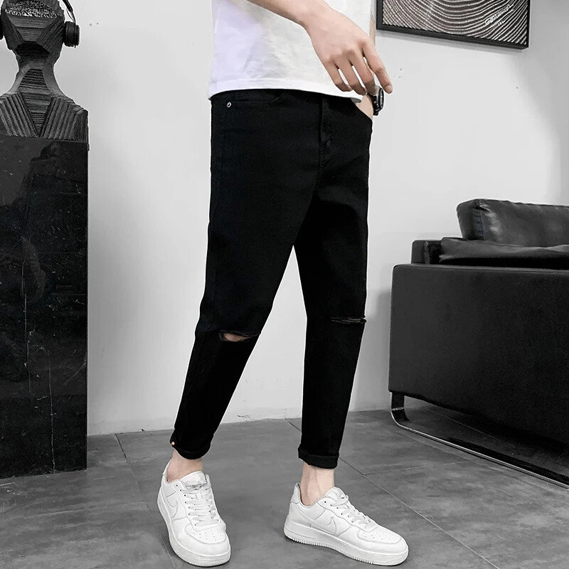 2024 m. pavasario nauji vyriški džinsai iki kelių plėšyti Vyriški tiesūs, ploni, mažų pėdų džinsiniai kelnės Gatvės drabužiai, tamprios laisvalaikio kelnės