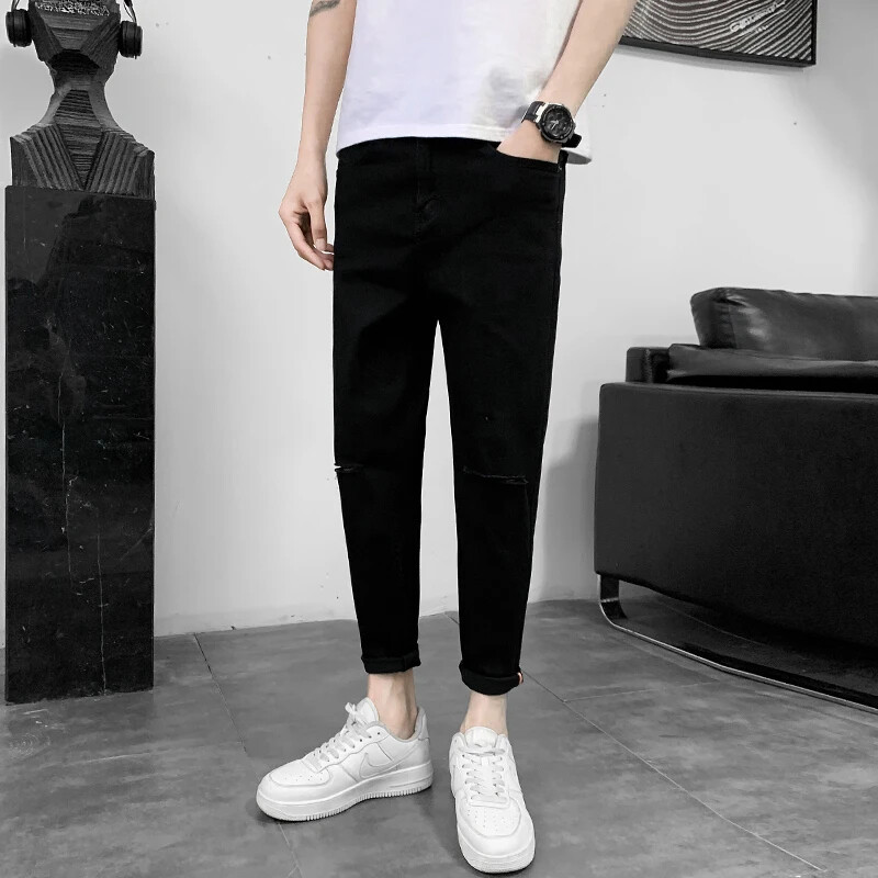 2024 m. pavasario nauji vyriški džinsai iki kelių plėšyti Vyriški tiesūs, ploni, mažų pėdų džinsiniai kelnės Gatvės drabužiai, tamprios laisvalaikio kelnės