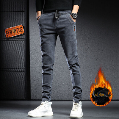 Rudens 2022 m. rudens žiema elastinga juosmens storina vilnos džinsai vyrams Liekni mažoms pėdoms Korėjietiškos mados laisvalaikio kelnės vyrams Ilgos kelnės