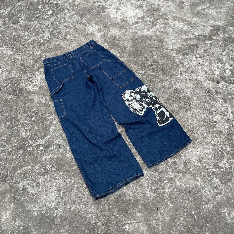 Hiphopo stiliaus didelės raidės Animacinių filmų spaudiniai Mėlyni džinsai Vyrai ir moterys 2024 m. rudenį Naujos Harajuku laisvos iki grindų kelnės