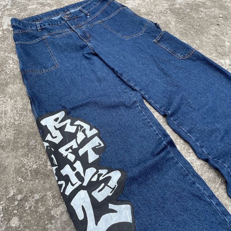 Hiphopo stiliaus didelės raidės Animacinių filmų spaudiniai Mėlyni džinsai Vyrai ir moterys 2024 m. rudenį Naujos Harajuku laisvos iki grindų kelnės