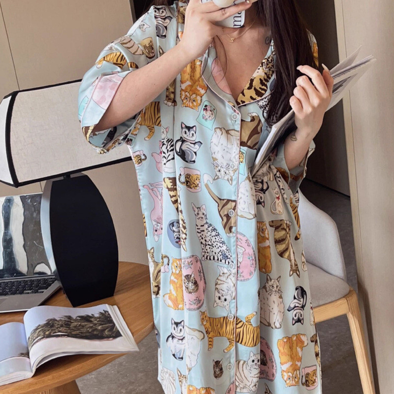 Vasarinė moteriška pižama suknelė ledinis šilko paviršius naujas animacinis kačių naktinis marškinys, atvartas trumpomis rankovėmis pižamos suknelė mergaitei naktinis marškinys