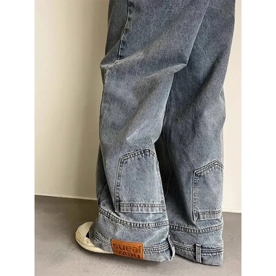 Stil american High Street, cu susul în jos, blugi cu sensibilitate la design.