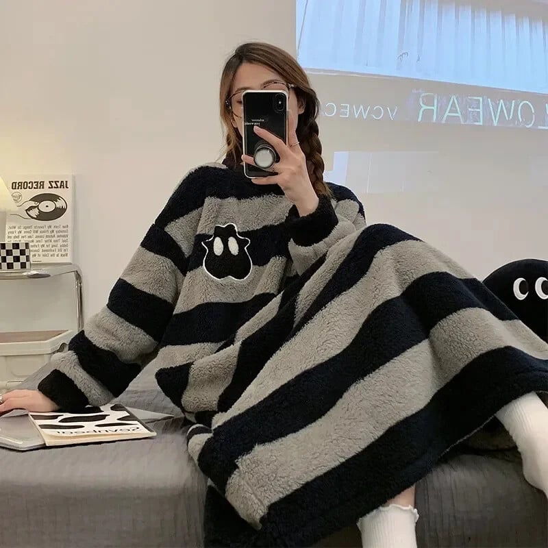 Moteriška suknelė su flanele Rudeninė žiemos stori šilti naktiniai marškiniai Koralų vilnos miegui Laisvi laisvi namų apranga Moteriška animacinė pižama