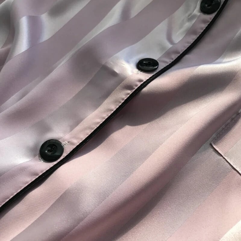 2 db női alvási társalgó szett nagyméretű, varrat nélküli szatén pizsama felső és rövid szett, csíkos gombos rövid ujjú ing és nadrág pizsama