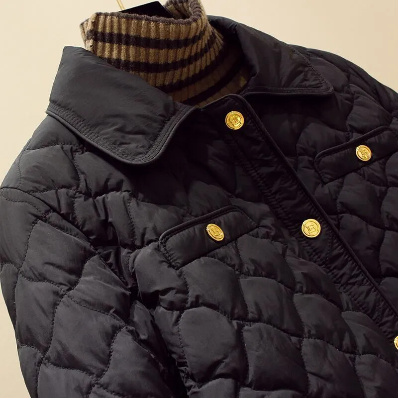 Rudens žiemos trumpa medvilninė striukė, moteriška 2024 m. Nauja mada, laisvas laisvas šiltas pūkinis paltas grynos spalvos temperamento viršutiniai drabužiai, moteriški