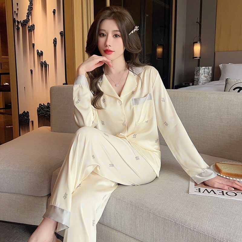 Du komplektai moteriškų pižamų ilgomis rankovėmis Bubble Bear Ice Silk Patobulintas šilko jausmas, glotni mada, paprastas mielas, mielas stilius