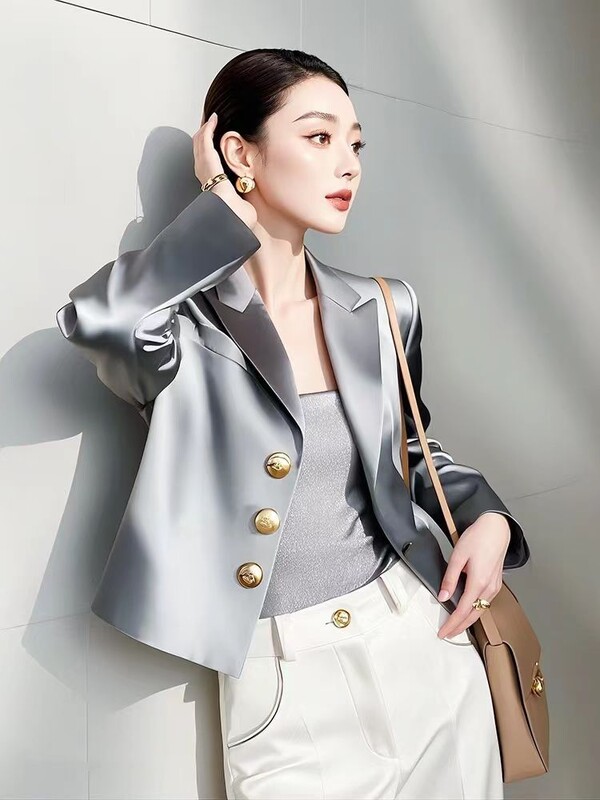 2024 kora őszi új kis illatos ezüstszürke szaténkabát nőknek Egyedi és szuper gyönyörű rövid professzionális kis öltöny