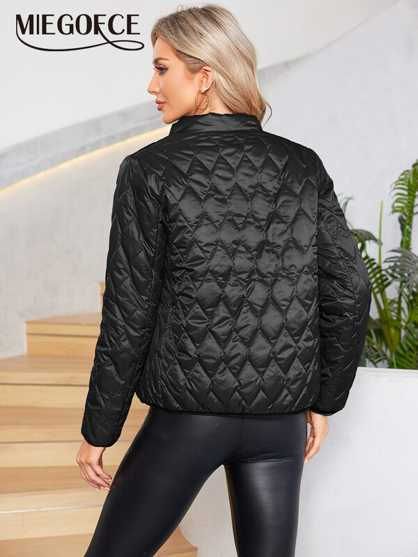 MIEGOFCE 2024 pavasario ir rudens populiarūs trumpi moteriški paltai, stovima apykaklė Plona moteriška striukė Lengvas parkinis paltas AJM-00012