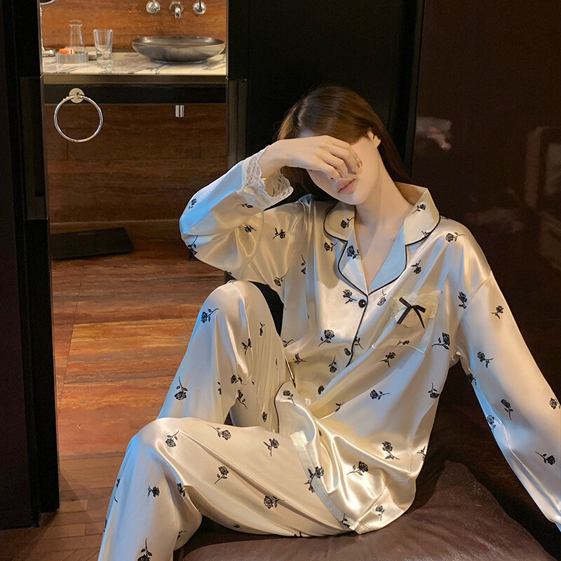 Rudens naujos juodos rožės krašto nėriniai Saldžios kelnės ilgomis rankovėmis merginoms, dėvinčioms namų kostiumus, pavasario satino šilko prabangios pižamos moterims