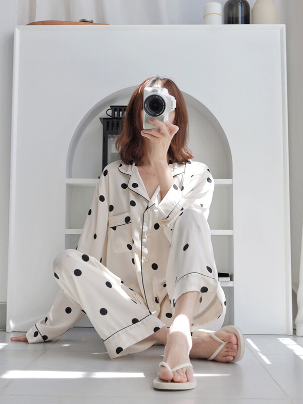 2023-as új selyem női pizsama, hosszú ujjú, kétrészes többszínű bő leopárdmintás női pizsama otthoni szerviz