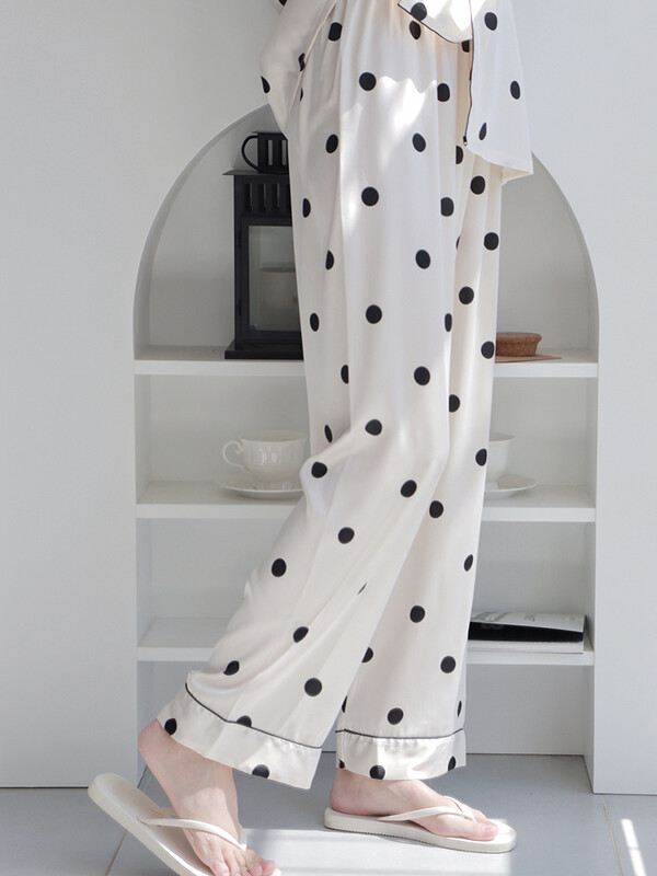 2023-as új selyem női pizsama, hosszú ujjú, kétrészes többszínű bő leopárdmintás női pizsama otthoni szerviz