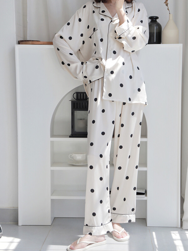 2023-as új selyem női pizsama, hosszú ujjú, kétrészes többszínű bő leopárdmintás női pizsama otthoni szerviz